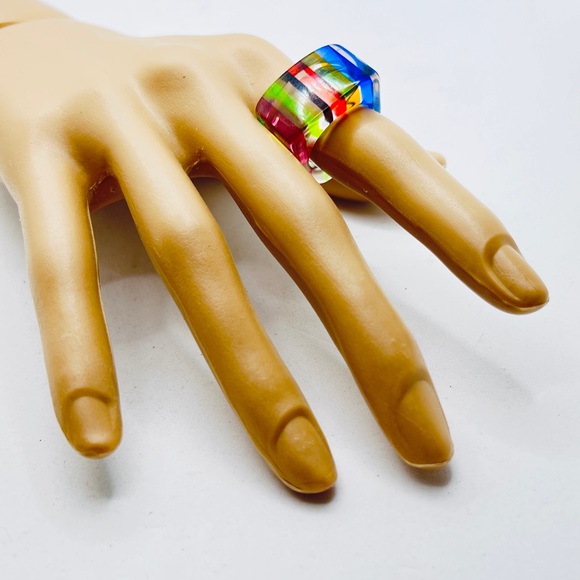 Vtg Lucite Ring 60's70's Vibrant Stripes Neon Green, Blue, Purple, Pink Yellow - Picture 4 of 6